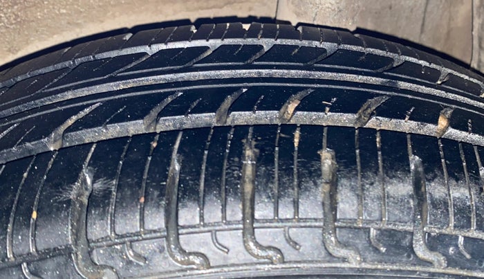 2015 Maruti Celerio ZXI, Petrol, Manual, 77,079 km, Left Rear Tyre Tread