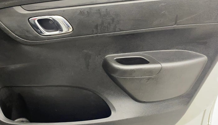 2018 Renault Kwid RXT 1.0 AMT (O), Petrol, Automatic, 41,563 km, Driver Side Door Panels Control