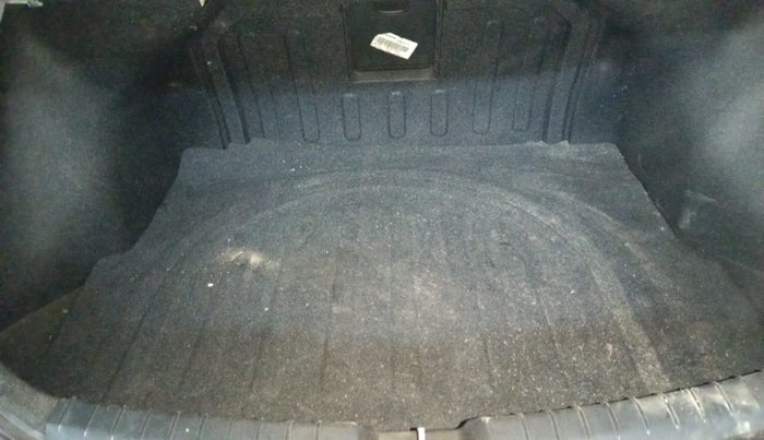 2018 Hyundai New Elantra 1.6 SX (O) AT DIESEL, Diesel, Automatic, 50,370 km, Boot Inside