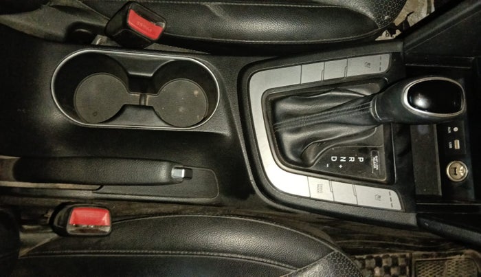 2018 Hyundai New Elantra 1.6 SX (O) AT DIESEL, Diesel, Automatic, 50,370 km, Gear Lever