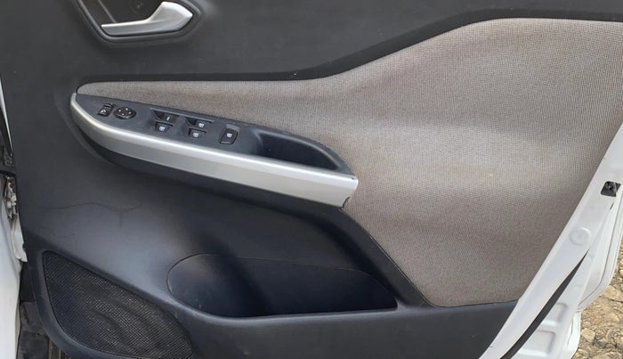 2022 Nissan MAGNITE XL, Petrol, Manual, 87,191 km, Driver Side Door Panels Control