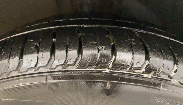 2022 Hyundai NEW I20 ASTA (O) 1.2 AT, Petrol, Automatic, 14,464 km, Right Front Tyre Tread