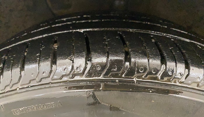 2022 Hyundai NEW I20 ASTA (O) 1.2 AT, Petrol, Automatic, 14,464 km, Left Front Tyre Tread