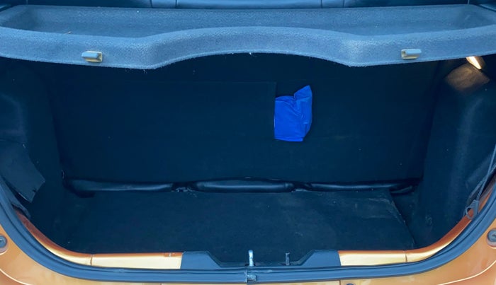 2017 Tata Tiago XZ PETROL, Petrol, Manual, 67,336 km, Boot Inside