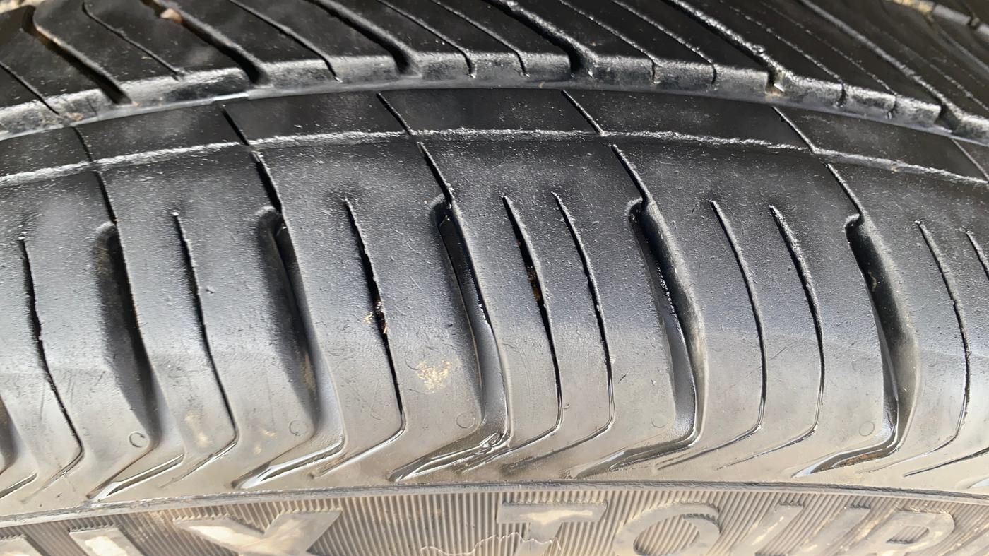 2022 Maruti Baleno ZETA PETROL 1.2, Petrol, Manual, 1,23,587 km, Left Front Tyre Tread
