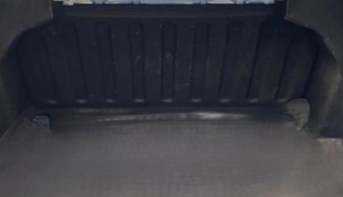 2014 Hyundai Xcent SX 1.2 (O), Petrol, Manual, 73,349 km, Boot Inside