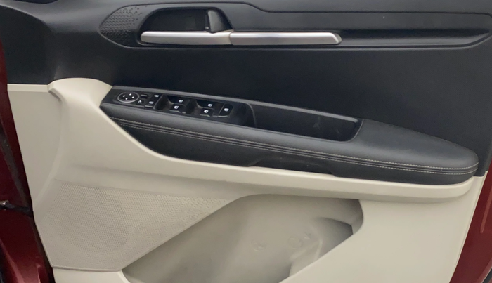 2022 KIA SONET HTX 1.5, Diesel, Manual, 73,207 km, Driver Side Door Panels Control