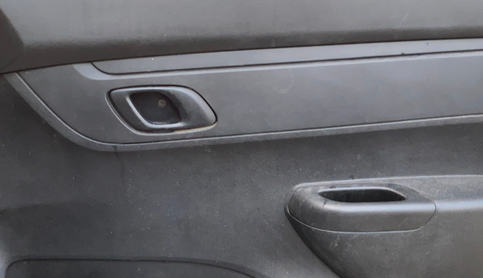 2020 Renault Kwid RXL 1.0, Petrol, Manual, 41,621 km, Driver Side Door Panels Control