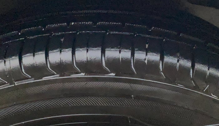 2014 Honda Brio S MT, Petrol, Manual, 37,900 km, Right Front Tyre Tread