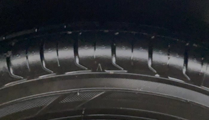 2014 Honda Brio S MT, Petrol, Manual, 37,900 km, Left Rear Tyre Tread