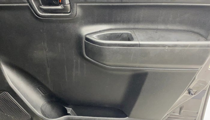 2023 Maruti S PRESSO VXI S-CNG, CNG, Manual, 25,111 km, Driver Side Door Panels Control