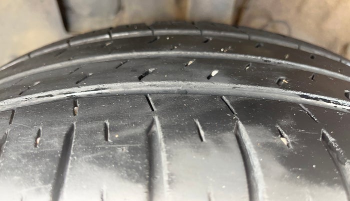 2019 Hyundai VENUE SX 1.0 TURBO DUAL TONE, Petrol, Manual, 99,565 km, Left Front Tyre Tread