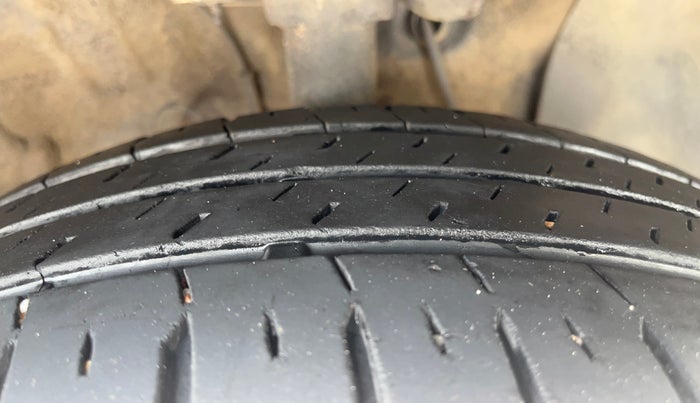 2019 Hyundai VENUE SX 1.0 TURBO DUAL TONE, Petrol, Manual, 99,565 km, Right Front Tyre Tread