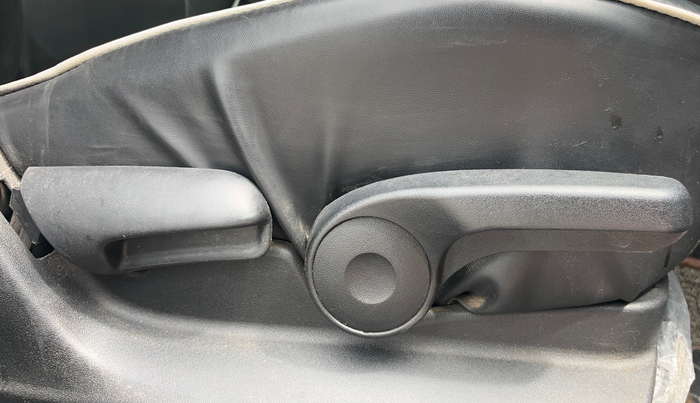 2022 Toyota URBAN CRUISER HIGH GRADE MT, Petrol, Manual, 43,833 km, Driver Side Adjustment Panel