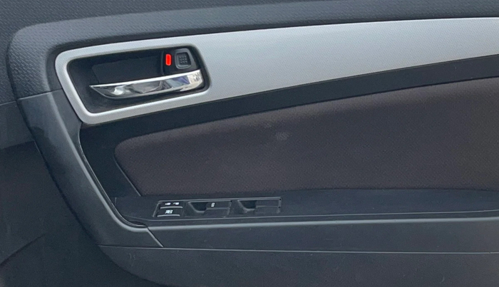 2022 Toyota URBAN CRUISER HIGH GRADE MT, Petrol, Manual, 43,833 km, Driver Side Door Panels Control