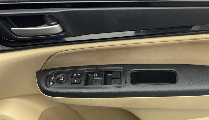 2020 Honda Amaze 1.2L I-VTEC S, Petrol, Manual, 1,12,727 km, Driver Side Door Panels Control