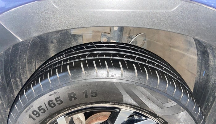 2022 Hyundai VENUE S(O) 1.2, Petrol, Manual, 10,700 km, Left Front Tyre Tread