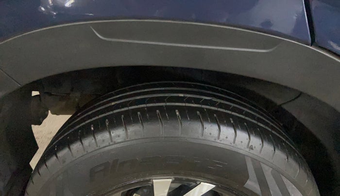 2022 Hyundai VENUE S(O) 1.2, Petrol, Manual, 10,700 km, Right Rear Tyre Tread