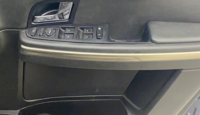 2017 Tata Hexa XT 4X2 7 STR, Diesel, Manual, 89,492 km, Driver Side Door Panels Control