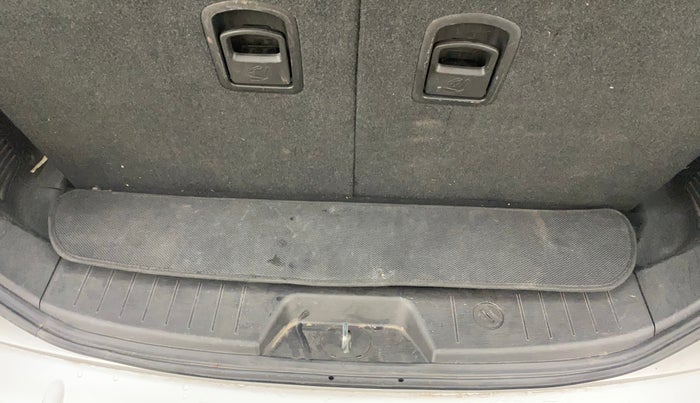 2019 Mahindra XUV500 W5, Diesel, Manual, 39,904 km, Boot Inside