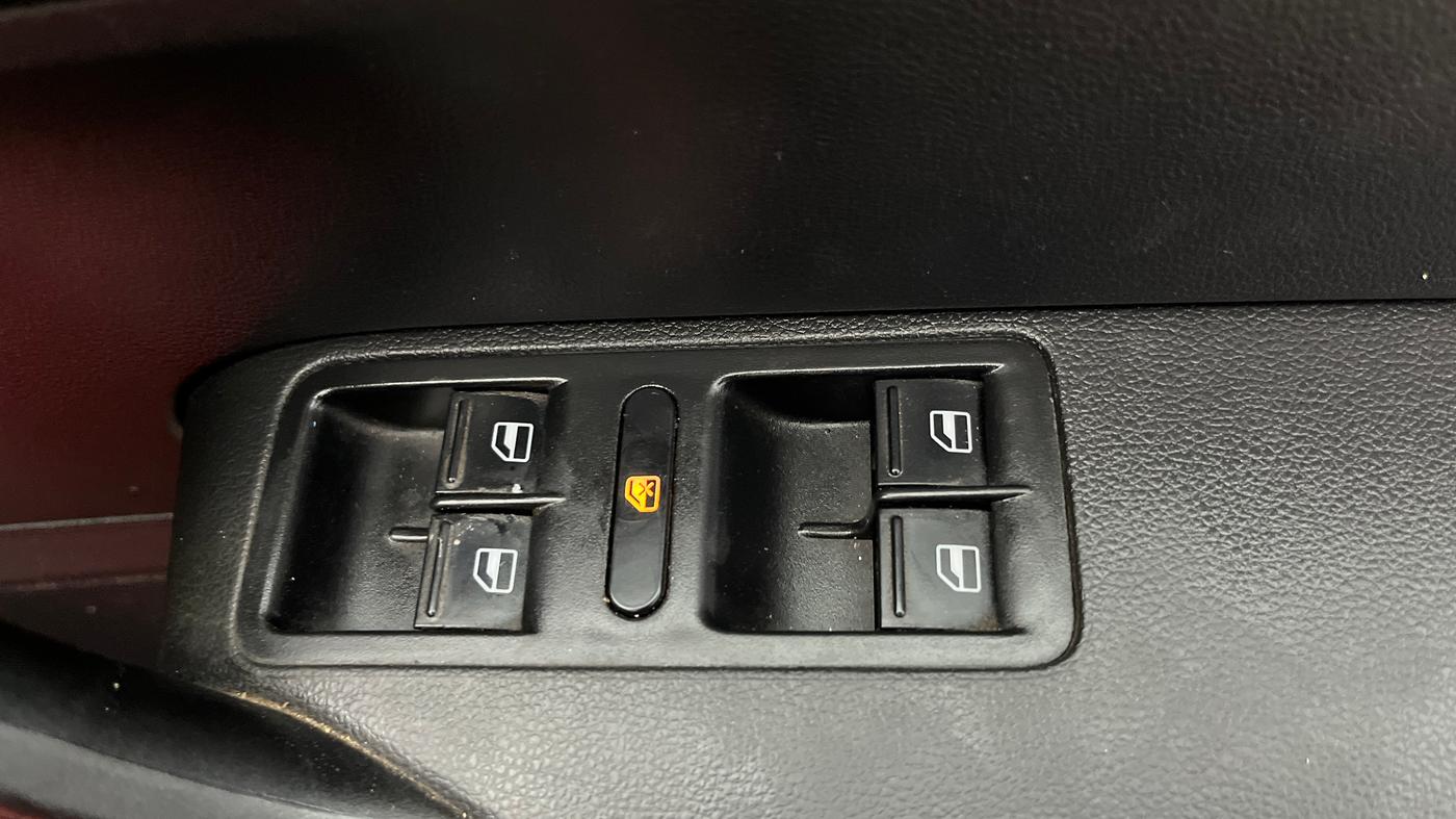 2018 Volkswagen Polo GT TSI AT, Petrol, Automatic, 76,722 km, Driver Side Door Panels Control