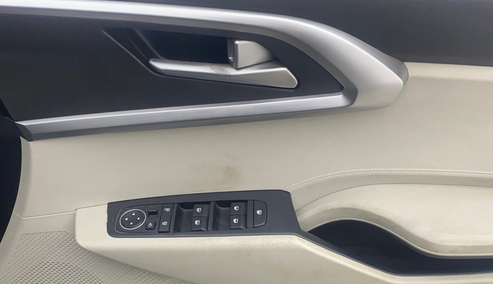 2022 KIA CARENS PRESTIGE PLUS 1.5 DIESEL 7 STR, Diesel, Manual, 38,893 km, Driver Side Door Panels Control