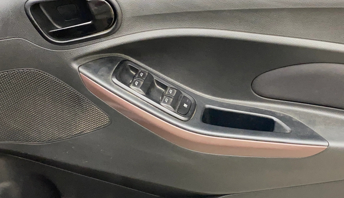 2020 Ford FREESTYLE TITANIUM PLUS 1.2 PETROL, Petrol, Manual, 87,268 km, Driver Side Door Panels Control