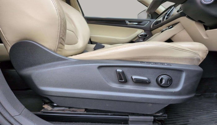 2018 Skoda Kodiaq STYLE 2.0 TDI 4X4 AT, Diesel, Automatic, 79,007 km, Driver Side Adjustment Panel