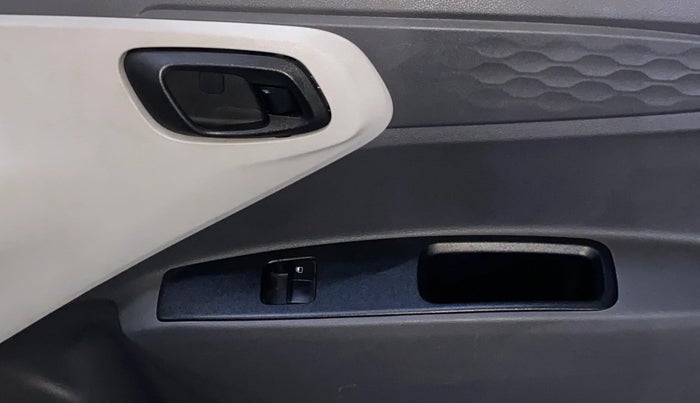 2022 Hyundai GRAND I10 NIOS ERA 1.2 KAPPA VTVT, Petrol, Manual, 2,479 km, Driver Side Door Panels Control