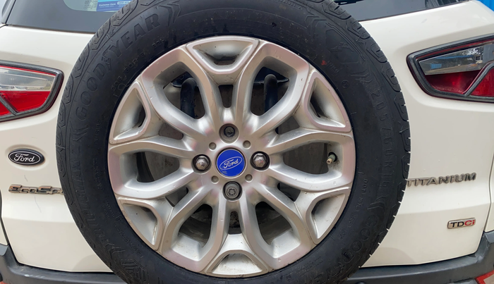 2014 Ford Ecosport TITANIUM 1.5L DIESEL, Diesel, Manual, 1,24,191 km, Spare Tyre