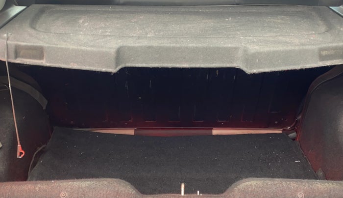 2015 Fiat Punto EVO DYNAMIC 1.2, Petrol, Manual, 1,00,877 km, Boot Inside