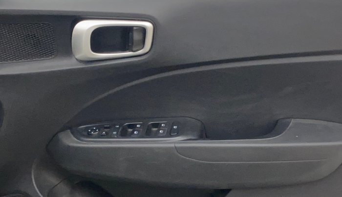 2019 Hyundai VENUE SX PLUS 1.0 TURBO DCT, Petrol, Automatic, 30,332 km, Driver Side Door Panels Control