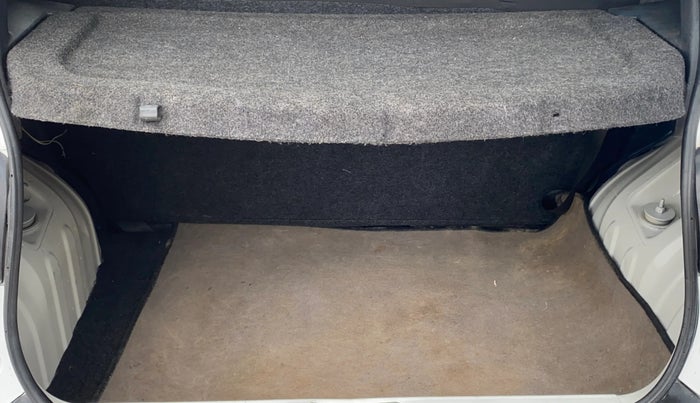 2017 Renault Kwid RXT 1.0, Petrol, Manual, 92,865 km, Boot Inside