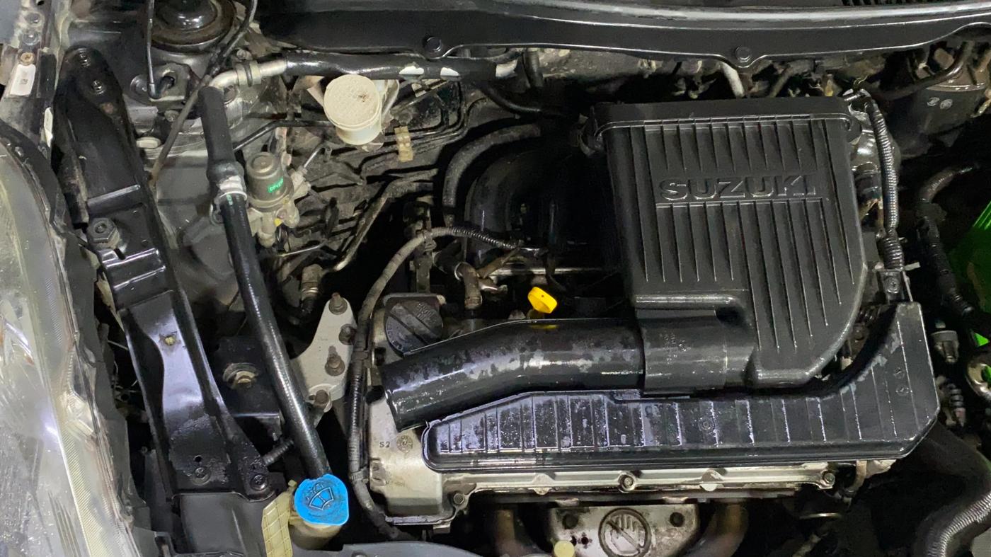 2013 Maruti Swift VXI, Petrol, Manual, 74,556 km, Engine View - Right