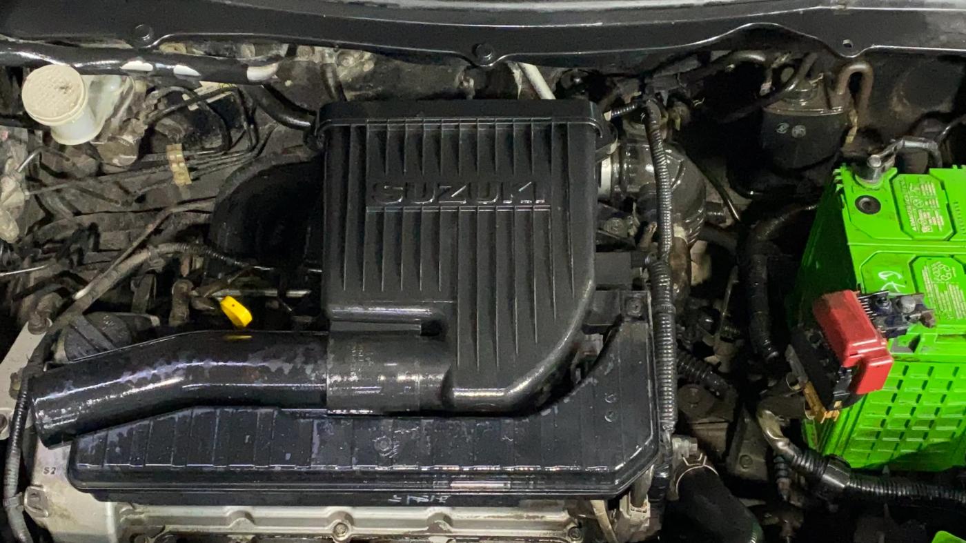 2013 Maruti Swift VXI, Petrol, Manual, 74,556 km, Engine View