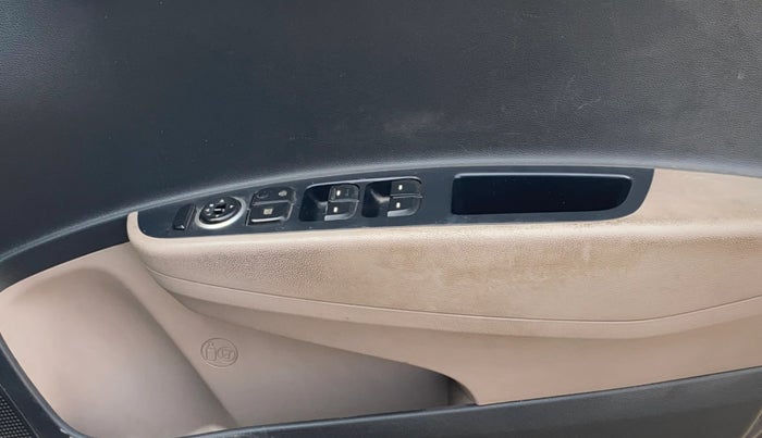 2017 Hyundai Grand i10 SPORTZ (O) 1.2 KAPPA VTVT, Petrol, Manual, 35,629 km, Driver Side Door Panels Control