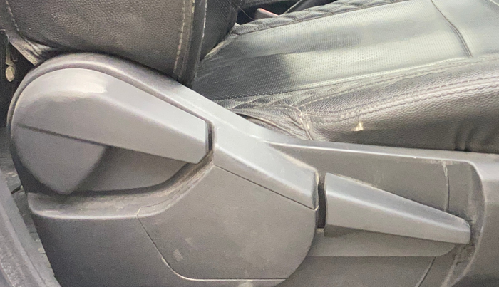 2022 Nissan MAGNITE XV PREMIUM, Petrol, Manual, 43,434 km, Driver Side Adjustment Panel