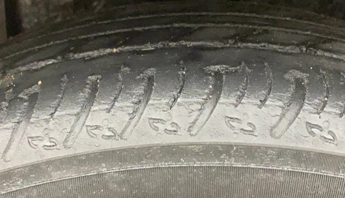 2022 Nissan MAGNITE XV PREMIUM, Petrol, Manual, 43,434 km, Right Rear Tyre Tread