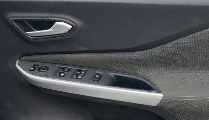 2022 Nissan MAGNITE XV PREMIUM, Petrol, Manual, 43,434 km, Driver Side Door Panels Control