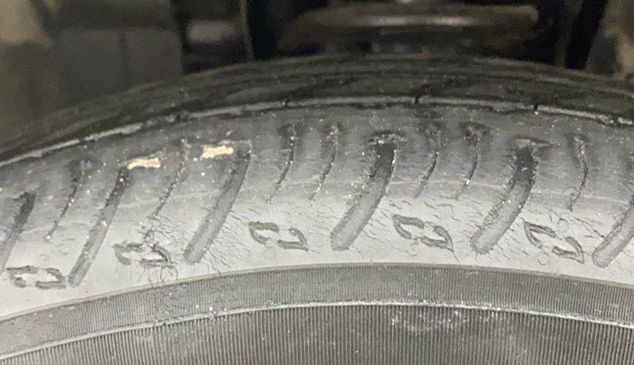 2022 Nissan MAGNITE XV PREMIUM, Petrol, Manual, 43,434 km, Left Front Tyre Tread