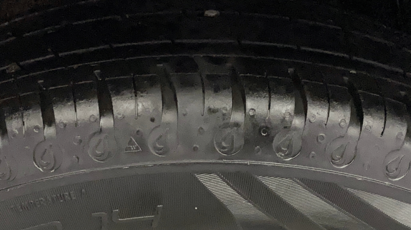 2020 Renault Kwid RXT 1.0 (O), Petrol, Manual, 12,097 km, Left Front Tyre Tread