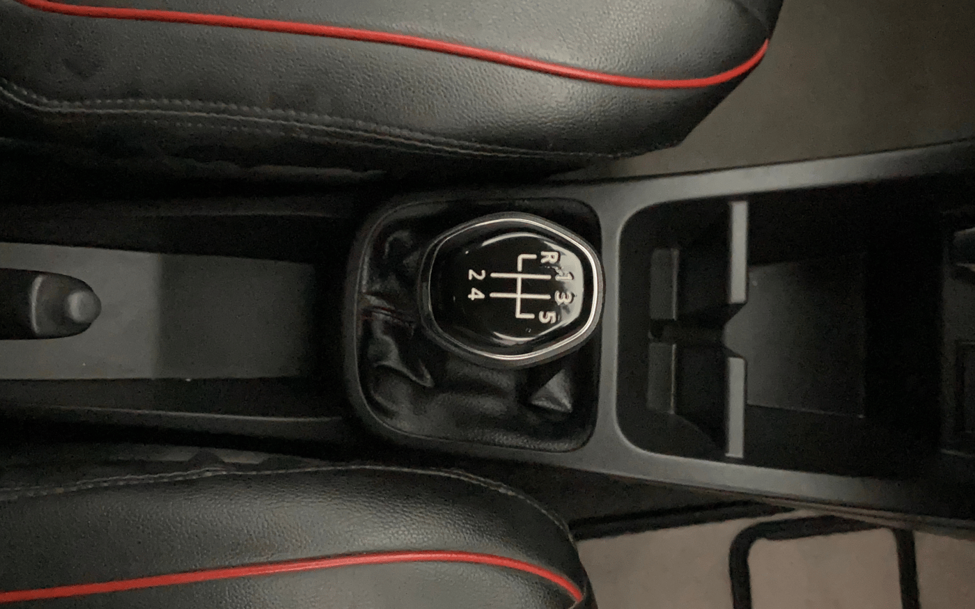 2020 Renault Kwid RXT 1.0 (O), Petrol, Manual, 12,097 km, Gear Lever