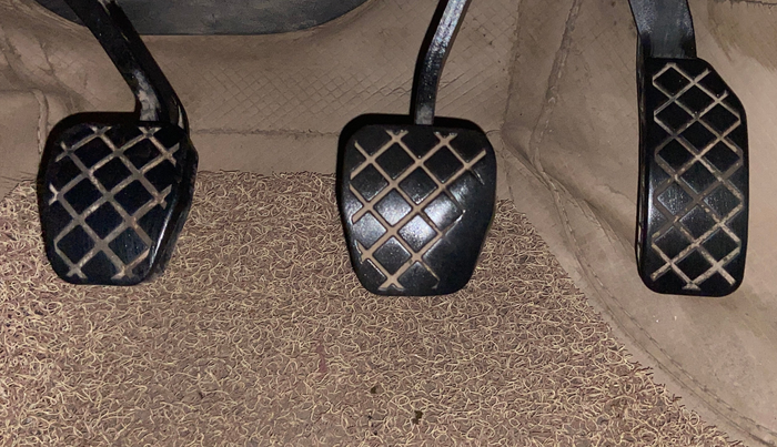 2015 Skoda Rapid 1.5 TDI CR ELEGANCE, Diesel, Manual, 98,257 km, Pedals