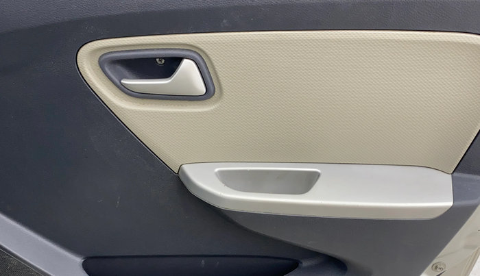 2015 Maruti Alto K10 VXI, Petrol, Manual, 36,735 km, Driver Side Door Panels Control