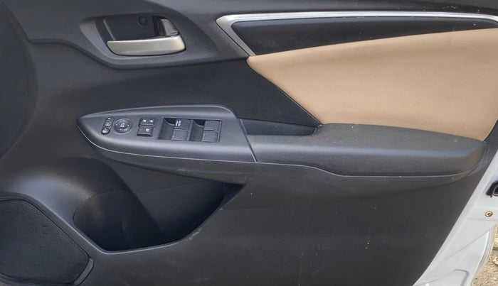 2020 Honda Jazz 1.2L I-VTEC VX CVT, Petrol, Automatic, 23,524 km, Driver Side Door Panels Control