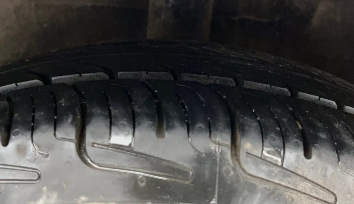 2015 Hyundai Xcent S 1.2, Petrol, Manual, 55,600 km, Right Rear Tyre Tread