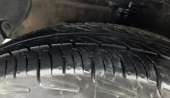 2015 Hyundai Xcent S 1.2, Petrol, Manual, 55,600 km, Left Front Tyre Tread