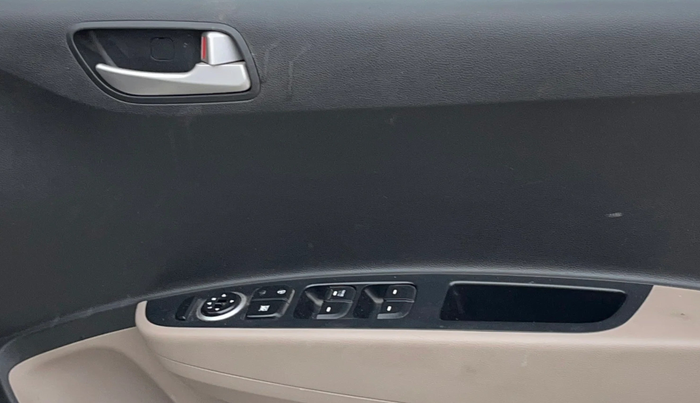 2015 Hyundai Xcent S 1.2, Petrol, Manual, 55,621 km, Driver Side Door Panels Control