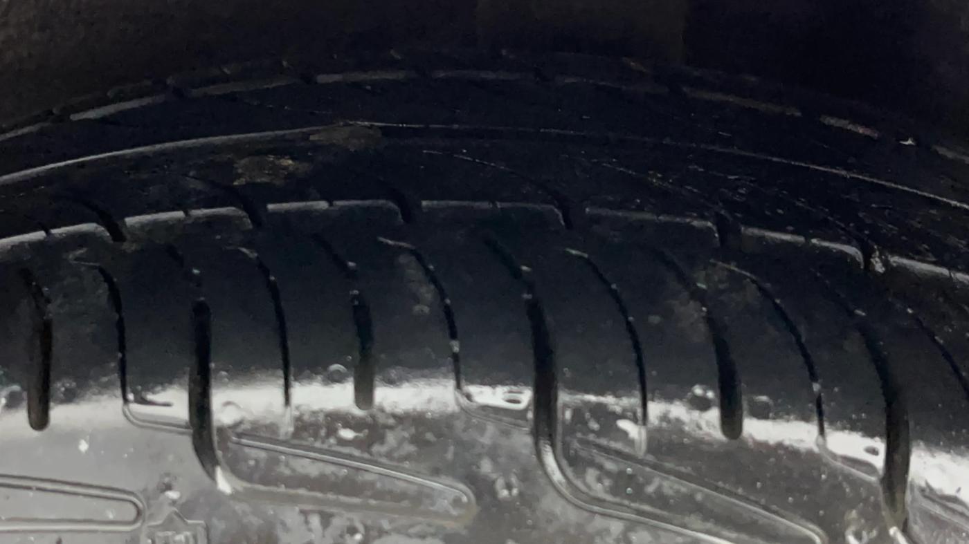 2015 Hyundai Xcent S 1.2, Petrol, Manual, 55,621 km, Left Rear Tyre Tread