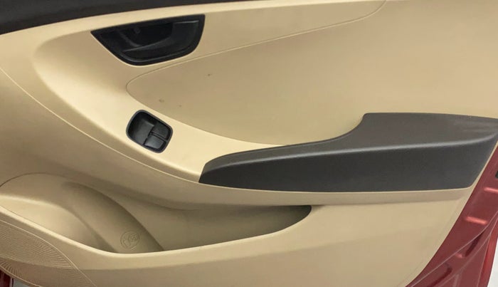 2014 Hyundai Eon ERA +, Petrol, Manual, 25,476 km, Driver Side Door Panels Control